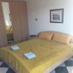 Lipovac Ficus דירה