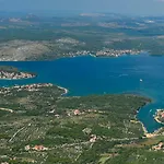 Lipovac Ficus דירה ביליצה