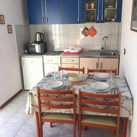 Lipovac Ficus Apartament *