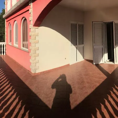 아파트 Lipovac Ficus *