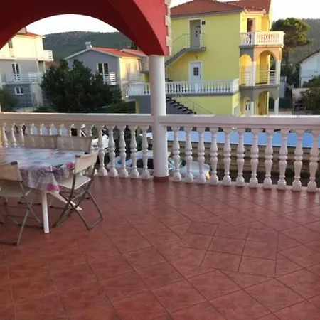 Lipovac Ficus * Bilice