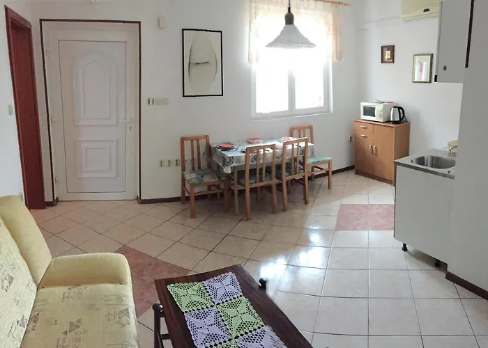 Lipovac Ficus 아파트