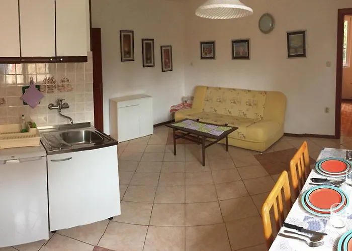 Apartman Lipovac Ficus