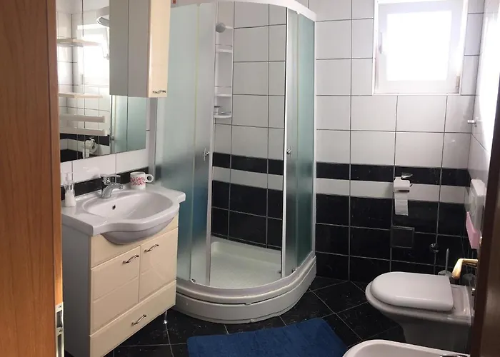 Lipovac Ficus * Bilice