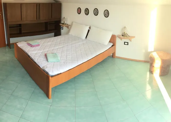 Lipovac Ficus Apartman Bilice