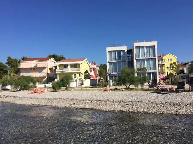 Lipovac Ficus 아파트 빌리제